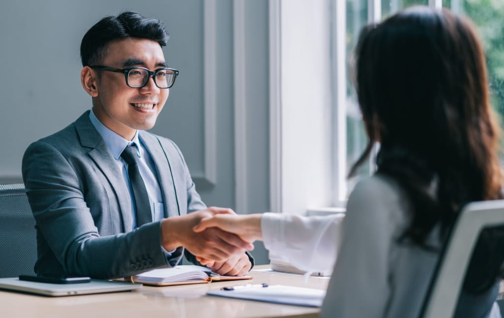 Asian Male Director Is Interviewing Recruit New Employees 1 1024x647